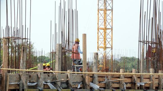 A construction site in Pune. A worker who fell during renovation of a building in Kalyaninagar was rescued by a team of Pune fire brigade. (HT FILE (FOR REPRESENTATIONAL PURPOSE ONLY))