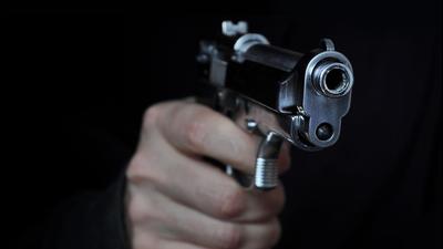 Four armed criminals on two bikes looted ₹1.80 lakh at gunpoint and sped away towards West Bengal, the customer service point agent told the police on Wednesday. (GETTY IMAGES.) Four armed criminals on two bikes looted ₹1.80 lakh at gunpoint and sped away towards West Bengal, the customer service point agent told the police on Wednesday. (GETTY IMAGES.)