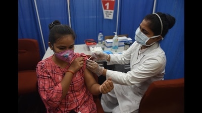 During a mega vaccine drive on September 17, Lucknow had administered over 89,000 Covid vaccine doses. (Deepak Gupta/HT Photo) During a mega vaccine drive on September 17, Lucknow had administered over 89,000 Covid vaccine doses. (Deepak Gupta/HT Photo)
