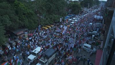 Tiranga Sankalp Yatra organised by AAP under the leadership of Arvind Kejriwal in Haldwani area of Nainital district on Sunday. (HT photo) Tiranga Sankalp Yatra organised by AAP under the leadership of Arvind Kejriwal in Haldwani area of Nainital district on Sunday. (HT photo)