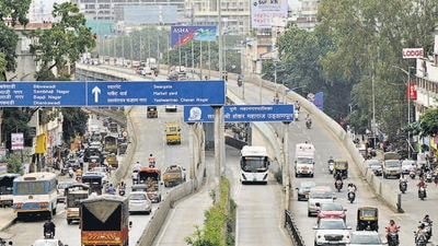 The flyover on Pune- Satara road. Corporators demand 4th metro station on Swargate-Katraj route on this stretch. (RAVINDRA JOSHI/HT) The flyover on Pune- Satara road. Corporators demand 4th metro station on Swargate-Katraj route on this stretch. (RAVINDRA JOSHI/HT)