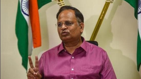 Delhi water minister Satyendar Jain said that the Delhi Jal Board will install reverse osmosis (RO) plants in areas where groundwater is not fit for use. (Amal KS/HT Photo) Delhi water minister Satyendar Jain said that the Delhi Jal Board will install reverse osmosis (RO) plants in areas where groundwater is not fit for use. (Amal KS/HT Photo)