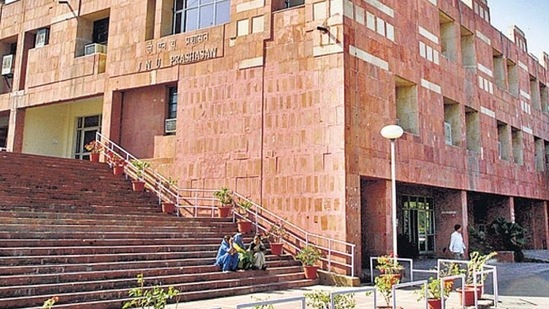 The JNU said that classes will resume for both hostellers and day scholars of the third-year PhD scholars and final year MBA and MSC students.(File photo)