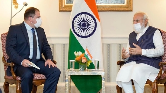 PM Modi meets CEO of Qualcomm Christiano R Amon on Thursday.&nbsp;