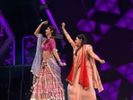 Hema Malini and Shilpa Shetty dance to Jat Yamla Pagla Deewana.&nbsp;