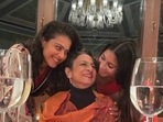 Kajol, Tanishaa Mukerji celebrate Tanuja’s 78th birthday.