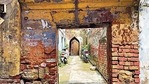 The other much smaller window is even more tragic: it is blocked with concrete. The other much smaller window is even more tragic: it is blocked with concrete.