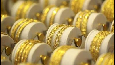 Two gold bangles, two chains, two pairs of earrings, two nose pins and a pendant were recovered from the woman’s possession at her Manimajra house in Chandigarh. (HT Photo)