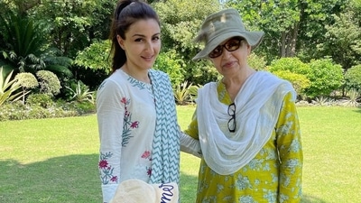 The pictures featured the diva making the most of a summery sunny day in a garden with yesteryear actor-mother Sharmila Tagore and daughter Inaaya Naumi Kemmu where Soha donned a hand block printed fine cotton kurta that came with a white base and sported pink flowers with green leafy motifs all over. (Instagram/sakpataudi)