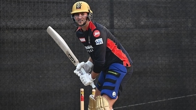 RCB's new recruit Tim David in nets (RCB / Twitter)