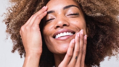 Improves skin: Instead of spending errands on your skincare, try drinking lemon water every day. Since lemon water helps in getting rid of all the toxins from your body, it adds glow to your skin, making it look radiant. (Unsplash) Improves skin: Instead of spending errands on your skincare, try drinking lemon water every day. Since lemon water helps in getting rid of all the toxins from your body, it adds glow to your skin, making it look radiant. (Unsplash)