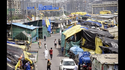 Farmers have set up tents on the Delhi-Meerut Expressway at the UP Gate border as part of the protest against the Centre’s three farm laws. Sakib Ali /HT