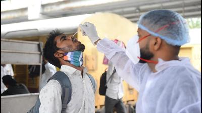 Amid a spike in daily Covid-19 cases reported in the city over the past two weeks, the bed availability in the city remains at 89%, indicating that the situation is under control. Out of around 16,000 beds in dedicated Covid centres and hospitals, over 14,000 beds are vacant. (HT PHOTO) Amid a spike in daily Covid-19 cases reported in the city over the past two weeks, the bed availability in the city remains at 89%, indicating that the situation is under control. Out of around 16,000 beds in dedicated Covid centres and hospitals, over 14,000 beds are vacant. (HT PHOTO)