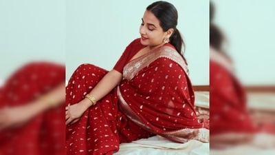 The Queen of ethnic fashion, Vidya Balan, accessorised her look with big flower earrings and a golden bangle. (Instagram/@balanvidya) The Queen of ethnic fashion, Vidya Balan, accessorised her look with big flower earrings and a golden bangle. (Instagram/@balanvidya)