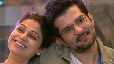 Shamita Shetty’s mother Sunanda Shetty supported Raqesh Bapat and called him ‘real’. Shamita Shetty’s mother Sunanda Shetty supported Raqesh Bapat and called him ‘real’.