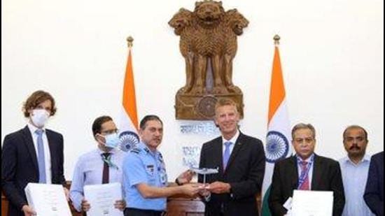 The defence ministry on Friday signed a <span class='webrupee'>₹</span>22,000-crore contract with Airbus Defence and Space for 56 C-295 medium transport aircraft to modernise the Indian Air Force’s transport fleet. (ANI PHOTO.) The defence ministry on Friday signed a <span class='webrupee'>₹</span>22,000-crore contract with Airbus Defence and Space for 56 C-295 medium transport aircraft to modernise the Indian Air Force’s transport fleet. (ANI PHOTO.)