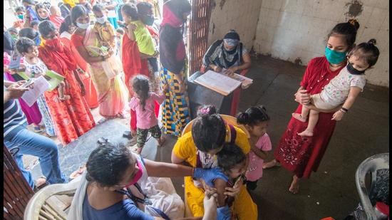 All the refugee children will get the polio doses at 1,579 pulse polio vaccination centres set up for the purpose in the district. (Representative photo/HT archive)