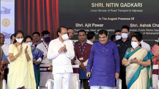 (From left) Baramati MP Supriya Sule, deputy chief minister Ajit Pawar, Union minister Nitin Gadkari and Shiv Sena leader Neelam Gorhe at the groundbreaking ceremony of the Katraj flyover and other NH projects at Katraj, on Friday. IAF gives in-principle approval to hand over 13 acres for Lohegaon airport . (RAHUL RAUT/HT)