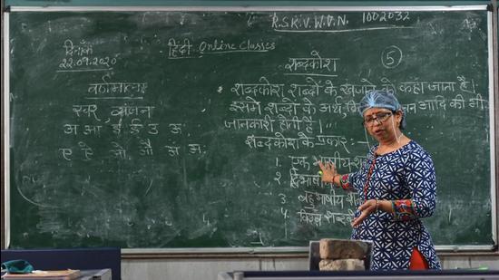 Principals said since the pandemic has given the push towards online learning, schools are likely to continue with the practice in the post-pandemic era as well. (Sanchit Khanna/HT PHOTO)