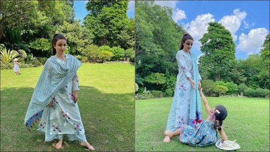 Wearing a dab of nude pink lipstick, Soha amplified the glam quotient with a dewy makeup look that included rosy blushed cheeks, kohl-lined eyes with black eyeliner streaks and filled-in eyebrows.&nbsp;( Instagram/sakpataudi)