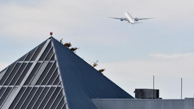 An Air China flight bound for Shenzhen, believed to be carrying Huawei CFO Meng Wanzhou, takes off from Vancouver International Aiport in Richmond, British Columbia, Canada, on Friday. (REUTERS) An Air China flight bound for Shenzhen, believed to be carrying Huawei CFO Meng Wanzhou, takes off from Vancouver International Aiport in Richmond, British Columbia, Canada, on Friday. (REUTERS)