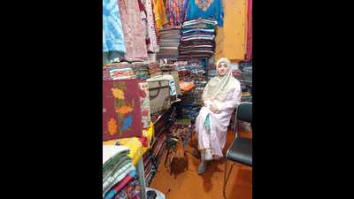 Syed Tabasum, who is one of the leading eco-friendly entrepreneurs in Kashmir valley, says women need to take matters into their own hands to empower themselves, their families and other women. (HT PHOTO)