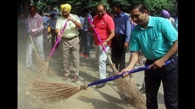 The Ludhiana MC has decided to commence a cleanliness drive from next week to provide a clean look to the city before the upcoming festive season. (Representative photo) The Ludhiana MC has decided to commence a cleanliness drive from next week to provide a clean look to the city before the upcoming festive season. (Representative photo)