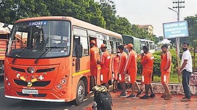 NDRF personnel prepared to take positions in view of IMD’s cyclone Gulab alert in Odisha. (Twitter/NDRF) NDRF personnel prepared to take positions in view of IMD’s cyclone Gulab alert in Odisha. (Twitter/NDRF)