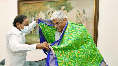 Telangana chief minister K Chandrashekhar Rao discussed about the state’s various irrigation projects besides Jal Jeevan Mission with Union jal shakti minister Gajendra Singh Shekhawat. (PTI)