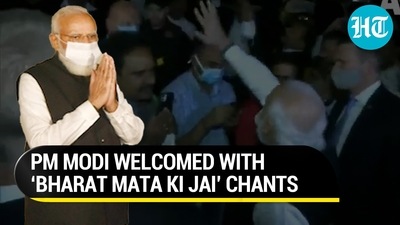 The warm greeting with which the Prime Minister was met outside his New York hotel is a signifier of his high popularity among the Indian diaspora abroad. (HT PHOTO) The warm greeting with which the Prime Minister was met outside his New York hotel is a signifier of his high popularity among the Indian diaspora abroad. (HT PHOTO)