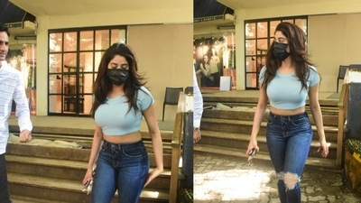 Janhvi Kapoor refuses to pose without a mask. (Varinder Chawla) Janhvi Kapoor refuses to pose without a mask. (Varinder Chawla)