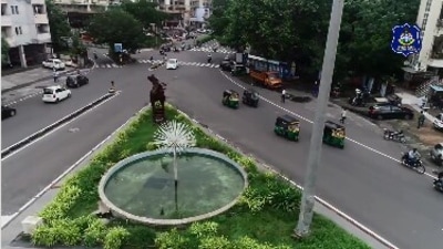 The image is taken from Surat Police's traffic rules related PSA. (Instagram/@suratcitytrafficpolice)