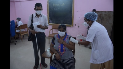 There is growing demand from senior citizens and disabled persons of Kalyan and Dombivli to have home vaccination facility. (PRAFUL GANGURDE/HT PHOTO) There is growing demand from senior citizens and disabled persons of Kalyan and Dombivli to have home vaccination facility. (PRAFUL GANGURDE/HT PHOTO)