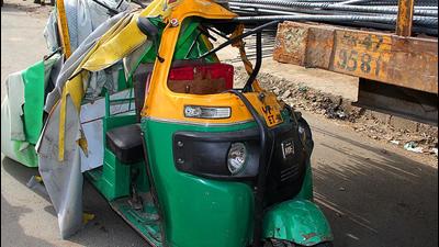 While his children escaped unhurt, the auto driver, Rakesh Kumar, suffered head injuries. He was rushed to PGIMER, Chandigarh, where he died during treatment. (HT File Photo/For representation only)