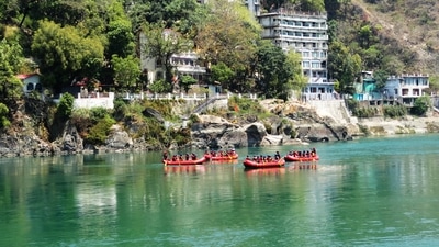 Rishikesh, Uttarakhand: Want to connect with your spiritual self then this is the place to be. Camping is a must if you are travelling alone or with your friends. You can get involved in outdoor activities like river rafting, trekking, yoga, etc during your stay. (Unsplash)
