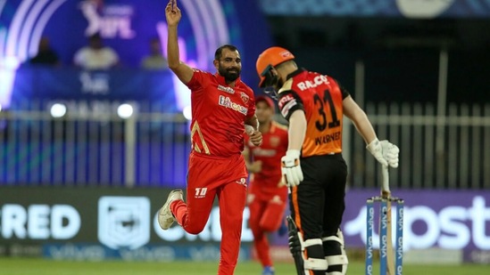 In response, SRH got off to a worse start as Mohammed Shami's double rocked SRH's chase. He dismissed David Warner for 2 in the first over.(BCCI/IPL)
