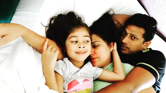 Lara Dutta and Mahesh Bhupathi with their daughter Saira.