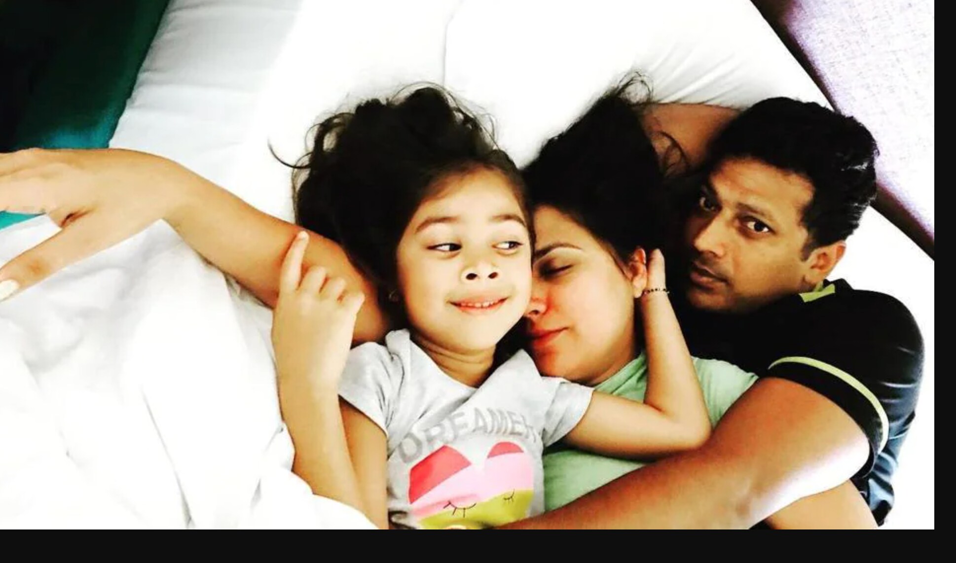 Lara Dutta and Mahesh Bhupathi with their daughter Saira.