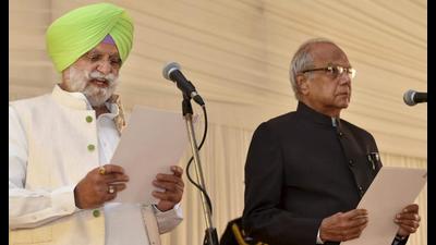 Fifteen Punjab Congress MLAs took oath as cabinet ministers on Sunday. Former minister Rana Gurjit Singh made it to the Charanjit Singh Channi’s council of ministers despite opposition from at least six party legislators. (PTI)