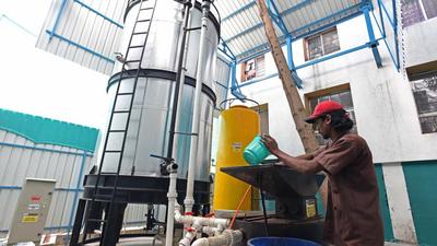 The Pune Municipal Corporation (PMC) has got four private players ready to convert decommissioned biogas plants into new technology to process wet garbage. The PMC has selected two plants in the first phase on an experimental basis. (Pratham Gokhale/HT Photo)
