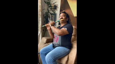 The image is taken from the video of Manike Mage Hithe using flute. (Instagram@/naveenkumarflute)