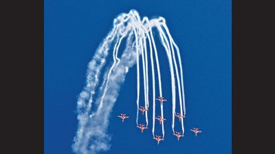 Surya Kiran Aerobatic Team (SKAT) performing an aerial stunt over the Dal Lake in Srinagar on Sunday during the IAF’s air show. (Waseem Andrabi/HT) Surya Kiran Aerobatic Team (SKAT) performing an aerial stunt over the Dal Lake in Srinagar on Sunday during the IAF’s air show. (Waseem Andrabi/HT)