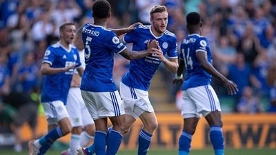 Jamie Vardy of Leicester City celebrates scoring his second goal. (Getty) Jamie Vardy of Leicester City celebrates scoring his second goal. (Getty)