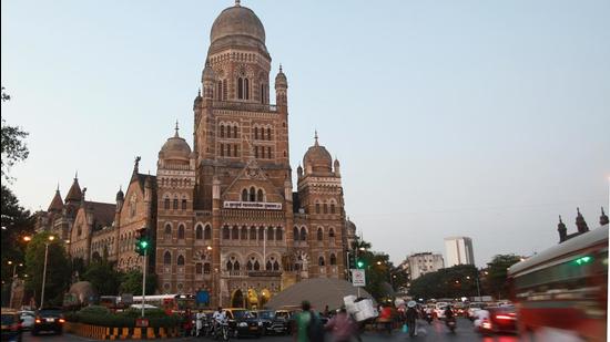 As the ward-wise mapping for each of the 24 administrative wards is now complete, the civic body has integrated this data with its annual Flood Preparedness Guidelines 2021 and started to act upon them. Of the 386 waterlogging spots, 178 have already been tackled by the civic body and 164 have work going on to mitigate flooding, as per its survey. Eleven spots have not been tackled by the civic body, stated the survey. (Hindustan Times) As the ward-wise mapping for each of the 24 administrative wards is now complete, the civic body has integrated this data with its annual Flood Preparedness Guidelines 2021 and started to act upon them. Of the 386 waterlogging spots, 178 have already been tackled by the civic body and 164 have work going on to mitigate flooding, as per its survey. Eleven spots have not been tackled by the civic body, stated the survey. (Hindustan Times)