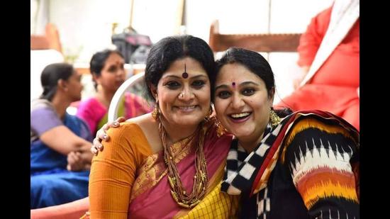 Padma Shri Geeta Chandran’s daughter Sharanya says that her mother’s passion drew her to Bharatanatyam. Padma Shri Geeta Chandran’s daughter Sharanya says that her mother’s passion drew her to Bharatanatyam.