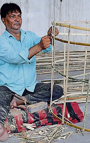 While effigy making is in full-swing ahead of Dussehra, there has been no word about limitations from the Ludhiana administration. (HT Photo) While effigy making is in full-swing ahead of Dussehra, there has been no word about limitations from the Ludhiana administration. (HT Photo)
