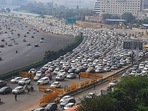 Huge traffic jam is seen at the Gurugram border.(Vipin Kumar/HT Photo) Huge traffic jam is seen at the Gurugram border.(Vipin Kumar/HT Photo)