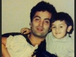 Ranbir Kapoor and Rishi Kapoor in a throwback picture. Ranbir Kapoor and Rishi Kapoor in a throwback picture.