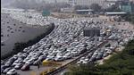 Heavy barricading by the Delhi Police at the Sirhaul toll plaza on Monday morning triggered a massive backlog of vehicles for around two kilometres, up to Shankar Chowk, in Gurugram. (Vipin Kumar/HT PHOTO) Heavy barricading by the Delhi Police at the Sirhaul toll plaza on Monday morning triggered a massive backlog of vehicles for around two kilometres, up to Shankar Chowk, in Gurugram. (Vipin Kumar/HT PHOTO)