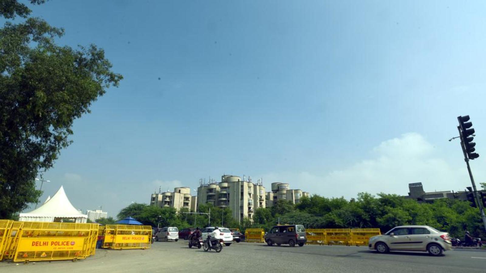 Malls, markets open in Noida despite Bharat Bandh call Hindustan Times